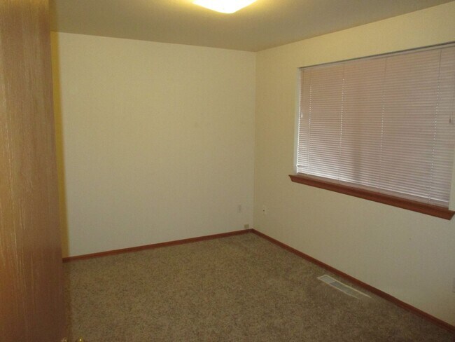 Building Photo - Stowe-8512