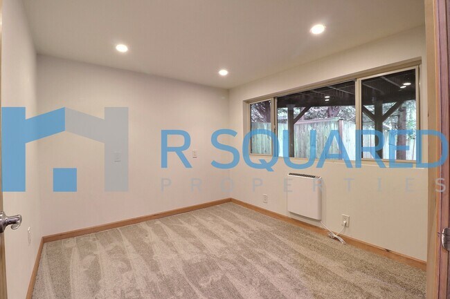 Building Photo - 307 Slater St