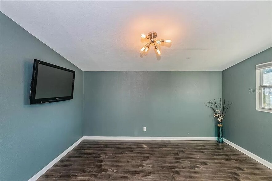 Building Photo - 6317 S Lansdale Cir