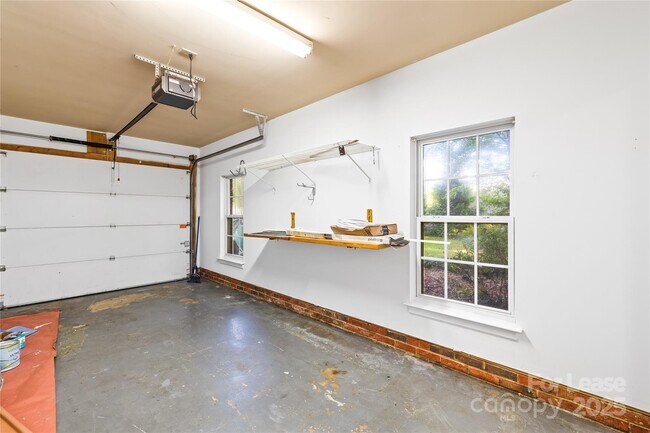 Building Photo - 4528 McKee Rd