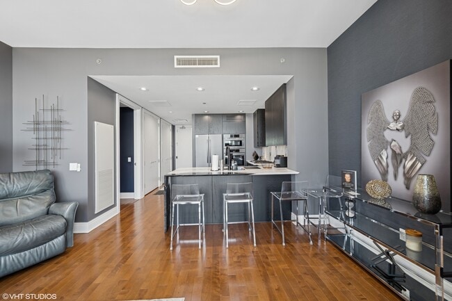 Building Photo - 401 N Wabash Ave