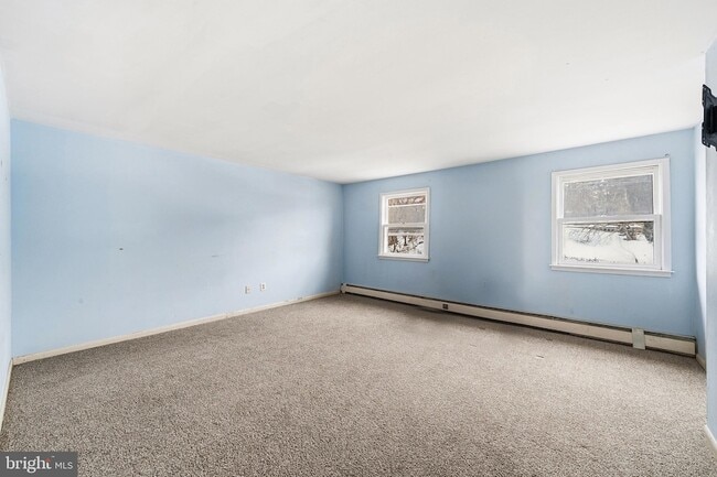 Building Photo - 507 E Airy St