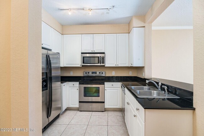 Building Photo - 8539 Gate Pkwy W