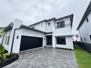 Building Photo - 19670 NE 14th Ct