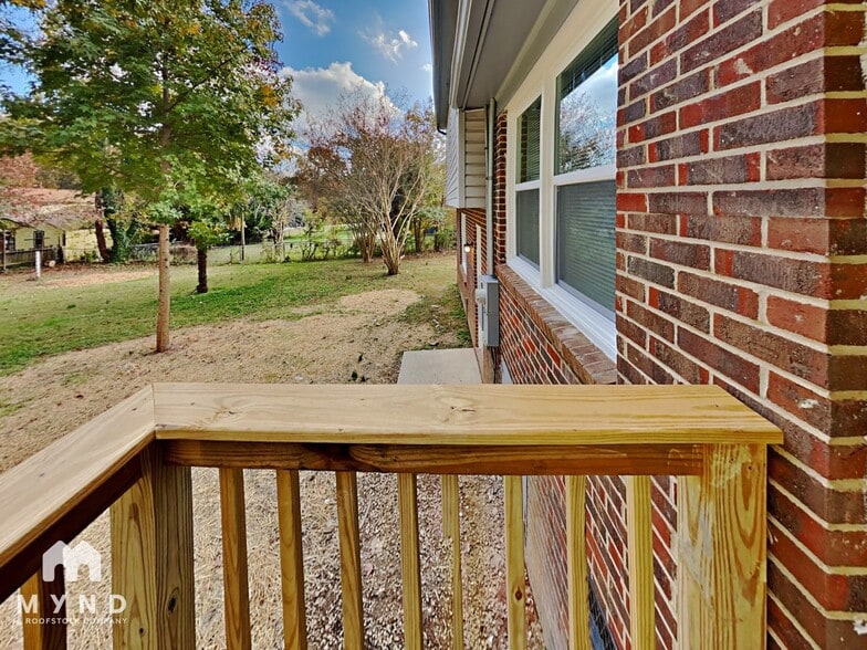 Building Photo - 211 Buckskin Dr