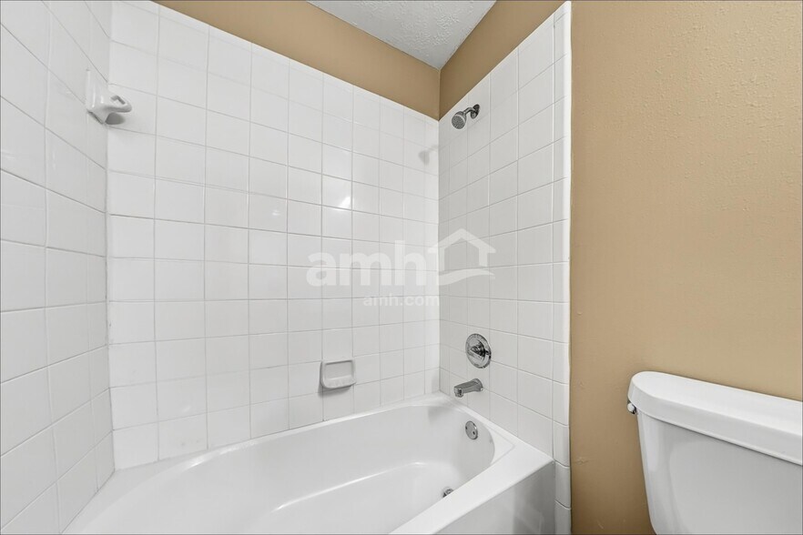 Building Photo - 4934 Trailing Clover Ct