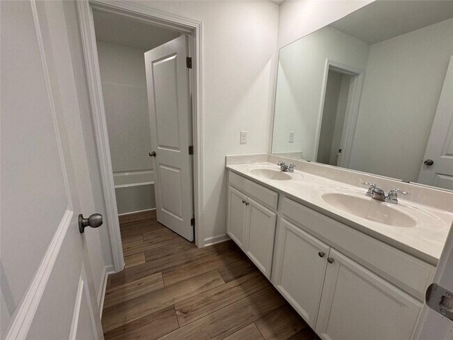 Building Photo - 204 Peregrine Point