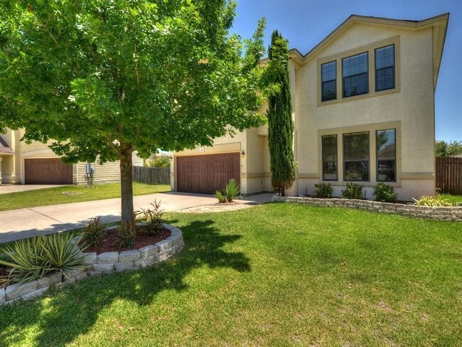 Primary Photo - Spacious Home on Quiet Cul-de-Sac with Hug...