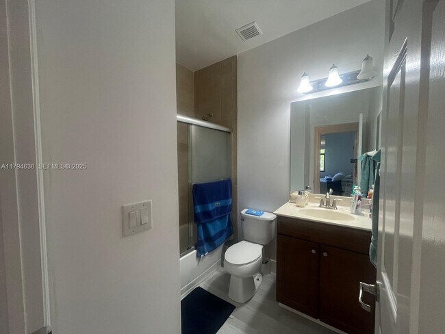 Building Photo - 8985 NW 98th Ave