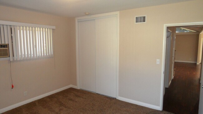 Building Photo - 344 N Shattuck Pl