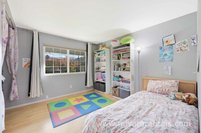 Building Photo - 2450 Center Rd