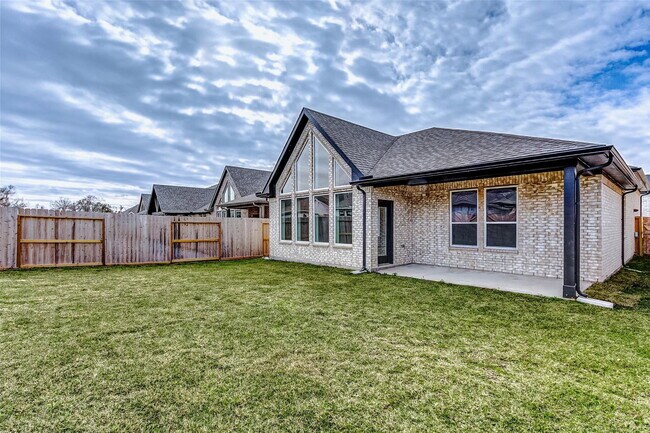Building Photo - Timber Brook Drive, Sienna, TX 77459 - 3 BR 2 BA single-family home