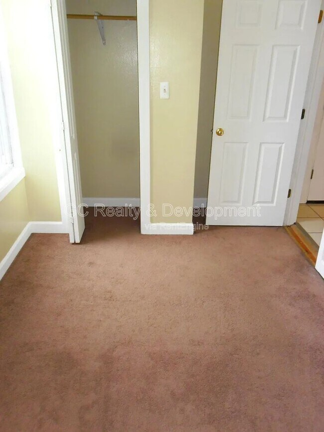 Building Photo - 1837 N Francisco Ave