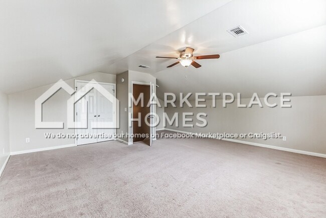 Building Photo - 5022 St Ives Dr