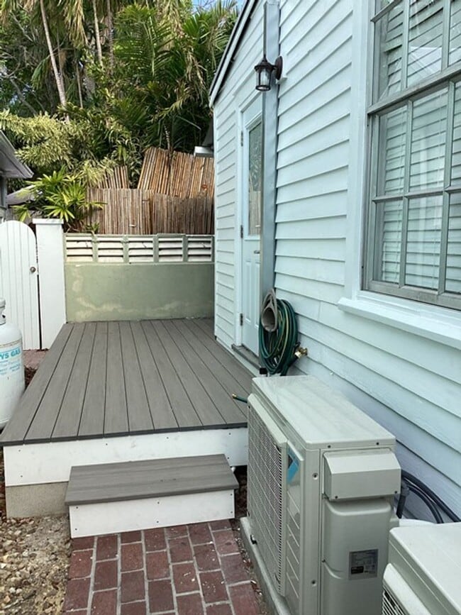 Building Photo - Old Town Location - 1 bed / 1 bath Apartment