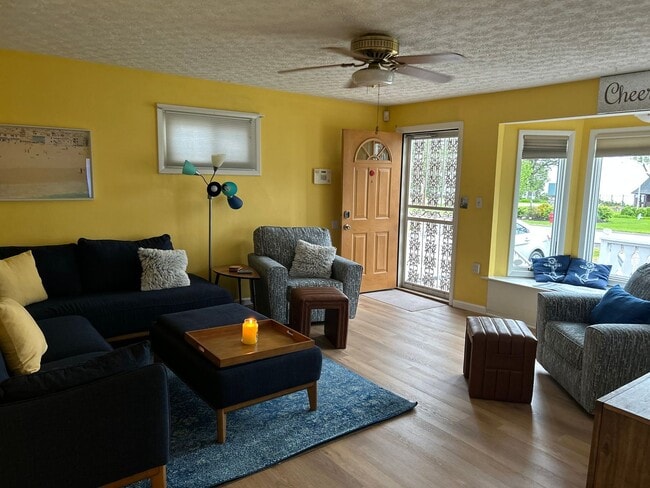 Building Photo - Corporate House 3BR 2 Bath