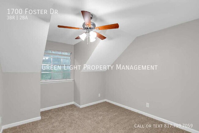 Building Photo - 1700 Foster Dr