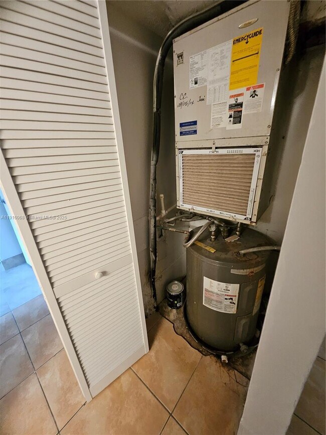 Building Photo - 11570 NW 42nd St