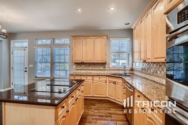 Building Photo - 15510 Robsart Ct