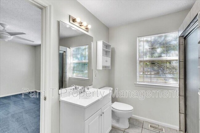 Building Photo - 4 Gunpowder Ct