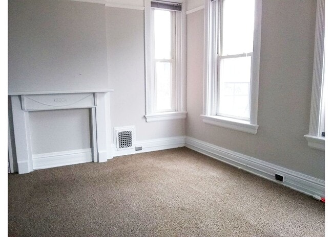 Building Photo - 2922 Jefferson Ave