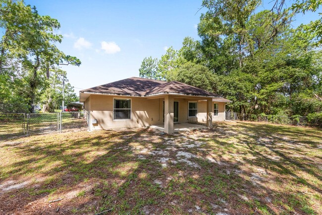 Building Photo - Spacious 3-Bedroom Home with Modern Open Floor Plan in Desirable Marion Oaks!