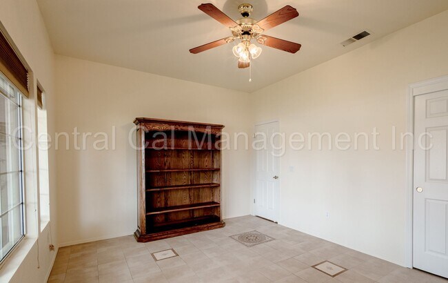 Building Photo - 4 Bedroom/2.5 Bath Home with Paid Solar an...