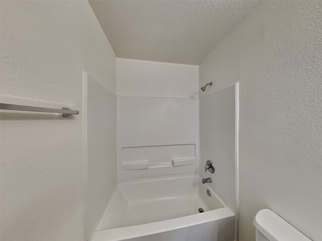 Building Photo - 21806 Grassy Hill Ln