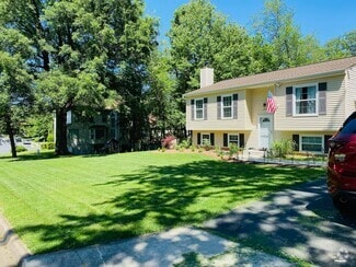 Building Photo - 2801 Reign St