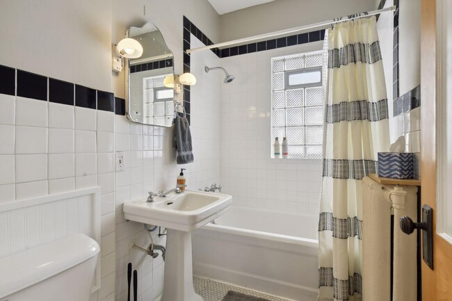 Building Photo - 3006 W 44th St