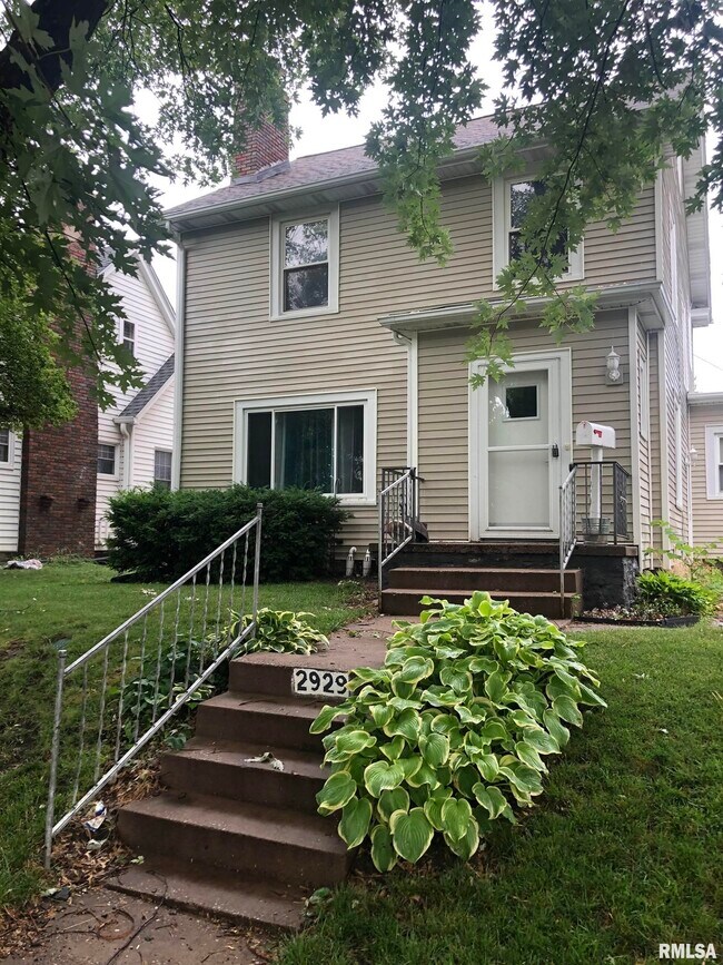 Primary Photo - 2929 Davenport Ave