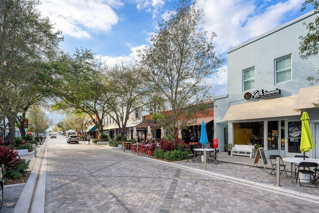 Building Photo - 651 Okeechobee Blvd