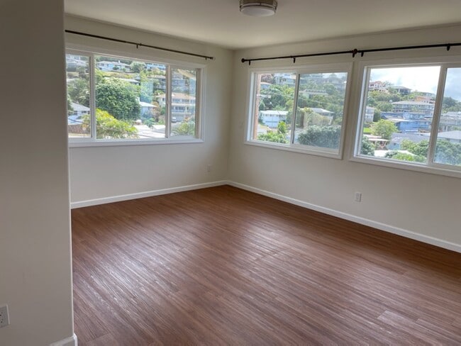 Building Photo - 4494 Sierra Dr