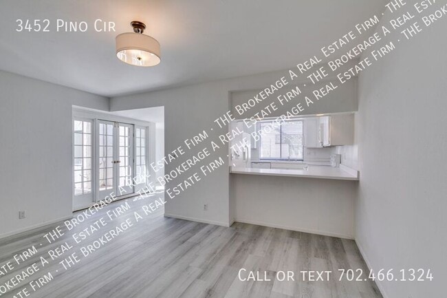 Building Photo - 3452 Pino Cir