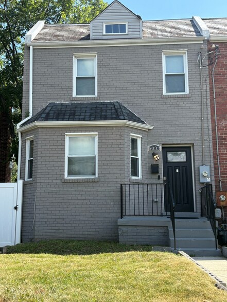 Building Photo - 5033 East Capitol St SE