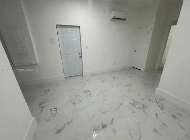 Building Photo - 12923 SW 285th Terrace