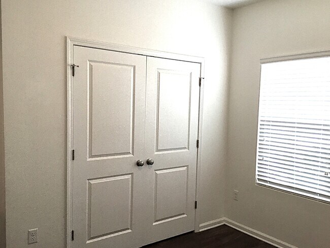 Building Photo - 8116 Golden Bamboo Dr
