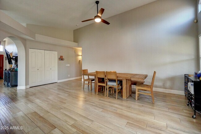Building Photo - 1560 W Winchester Way