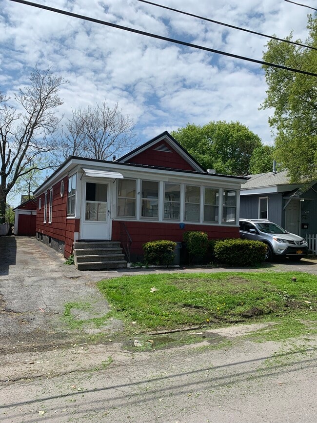 Building Photo - 1233 Park St