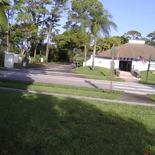 Building Photo - 3703 Hertford Ct