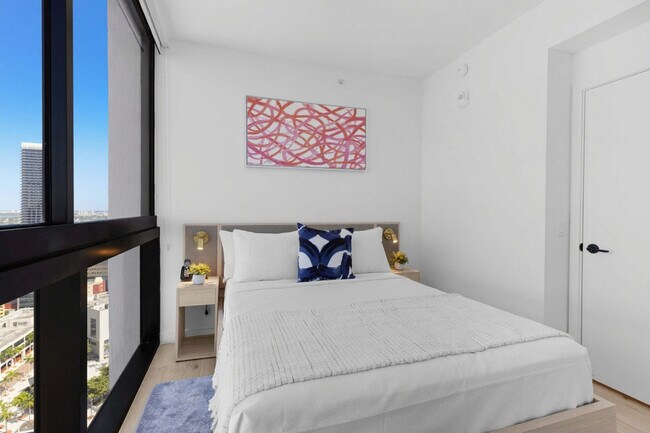 Building Photo - 225 N Miami Ave