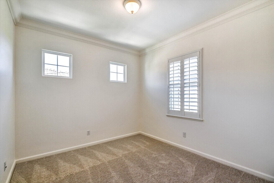 Building Photo - 378 Olive Hill Dr