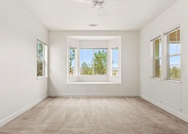 Building Photo - 6060 Cielo Cir