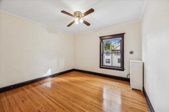 Building Photo - 5902 W Midway Park