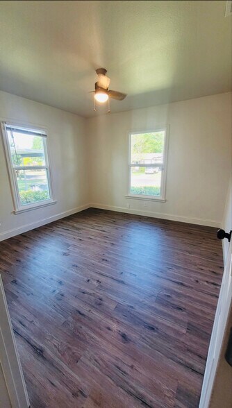 Building Photo - 10622 Sylvia Dr