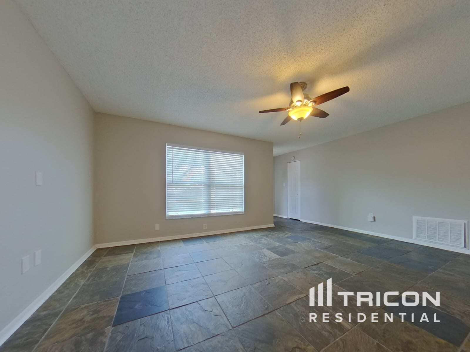 Building Photo - 405 Citadel Dr