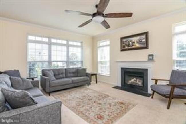 Building Photo - Beautiful, Spacious Home in a Prime Freder...