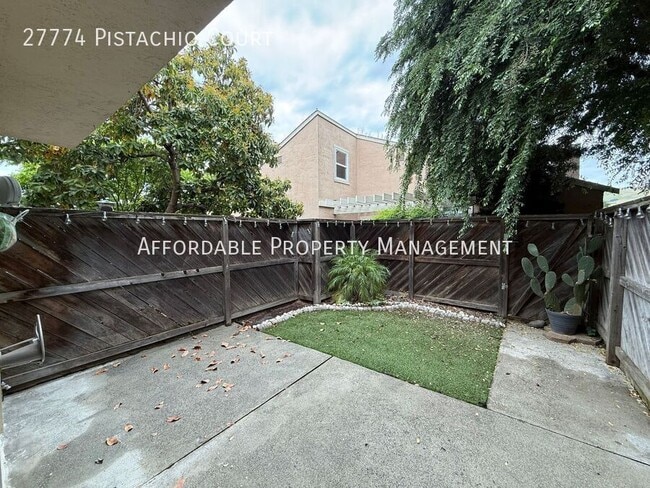 Building Photo - 27774 Pistachio Ct