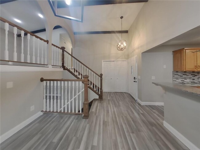 Building Photo - 12911 Overlook Rd