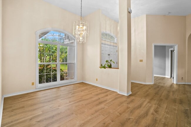 Building Photo - 4 Bedroom 3 Bath Home in Waioli Gardens